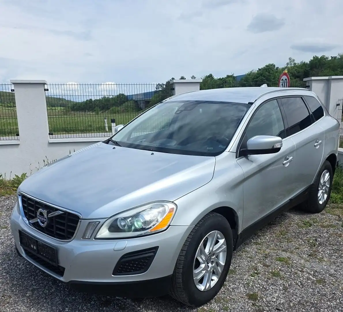 Volvo XC60 XC60 D5 AWD Summum Geartronic Silber - 1