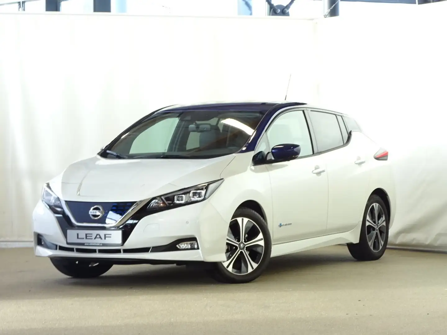 Nissan Leaf Electric 40kWh Tekna White - 2