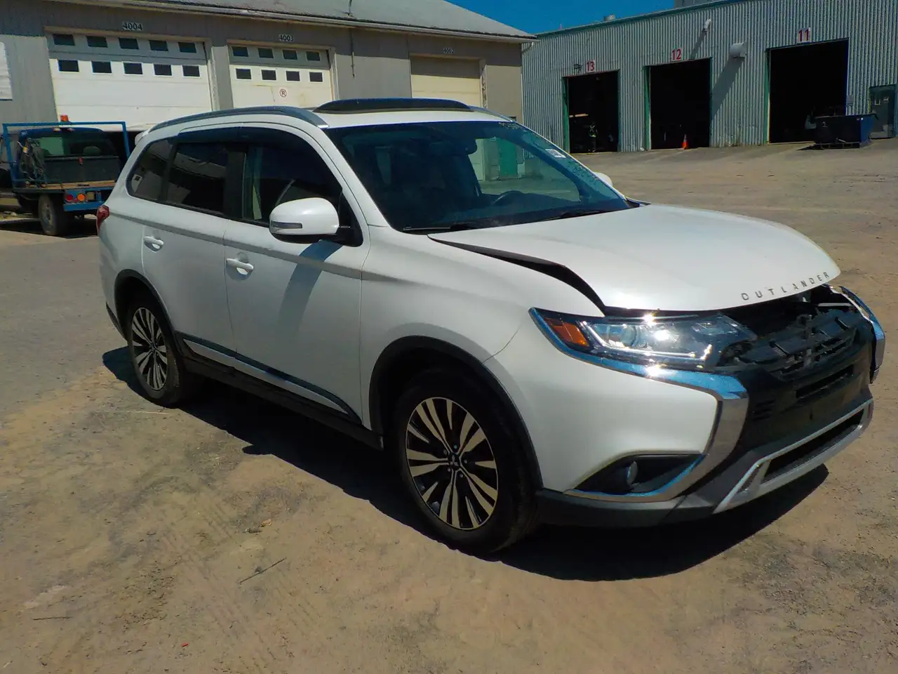 Mitsubishi Outlander снимка Mitsubishi Outlander