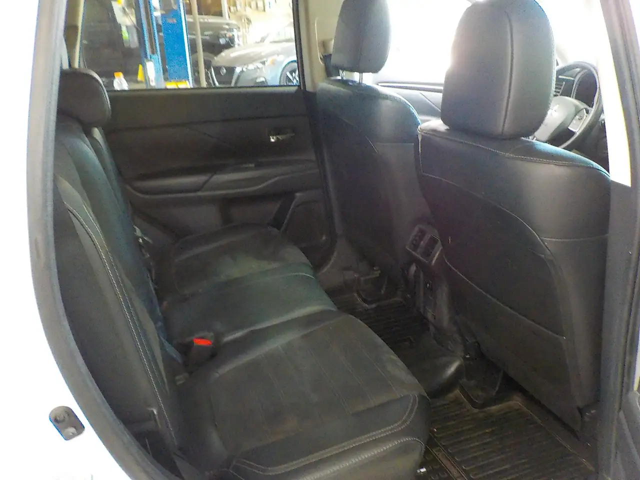 Mitsubishi Outlander снимка Mitsubishi Outlander