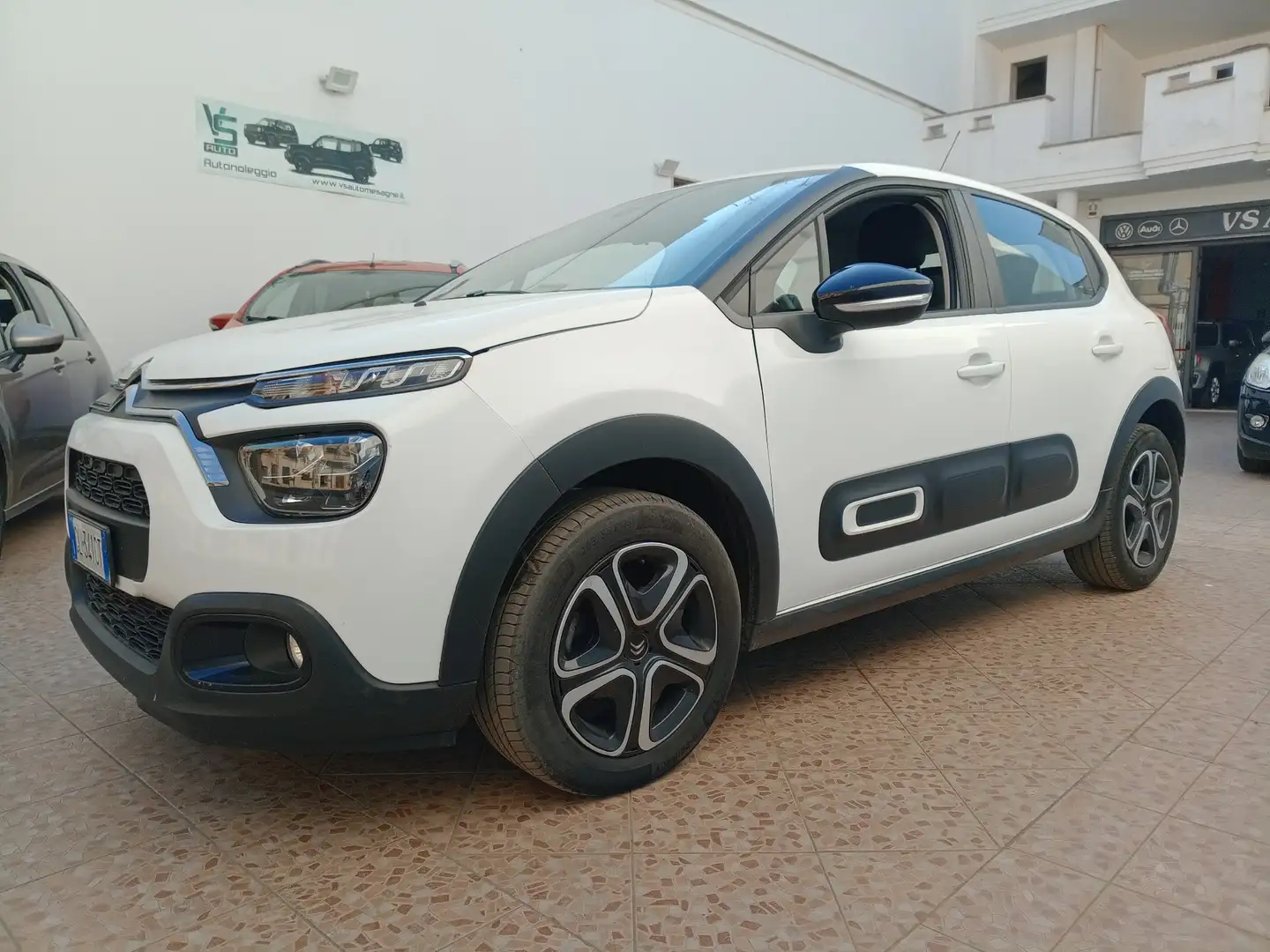 Citroen C3 1.5 bluehdi Shine s&s 100cv 6m Bianco - 1