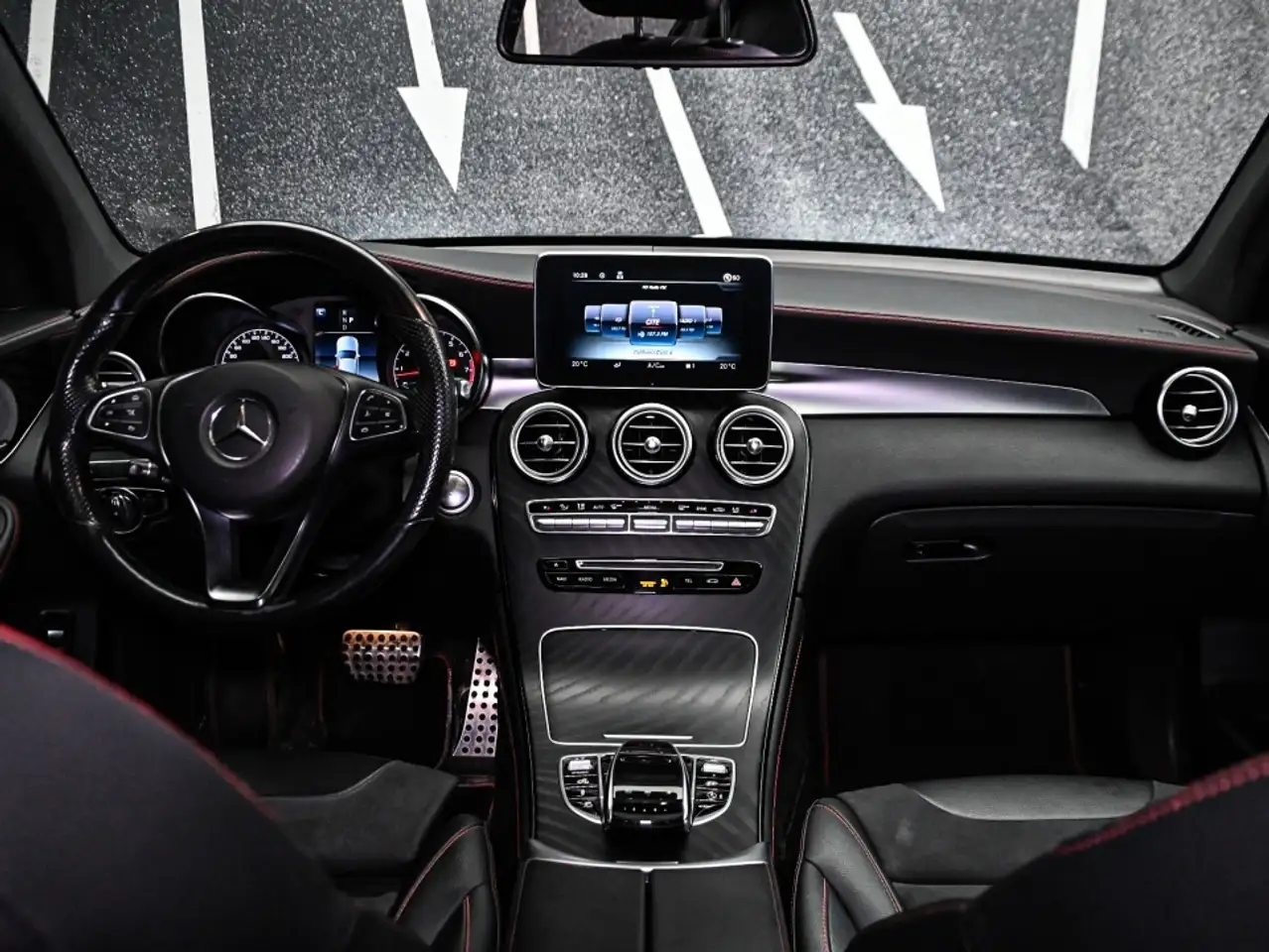 Mercedes-Benz GLC снимка Mercedes-Benz GLC