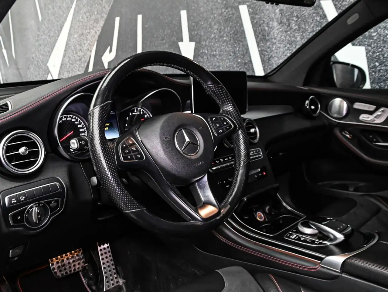 Mercedes-Benz GLC снимка Mercedes-Benz GLC