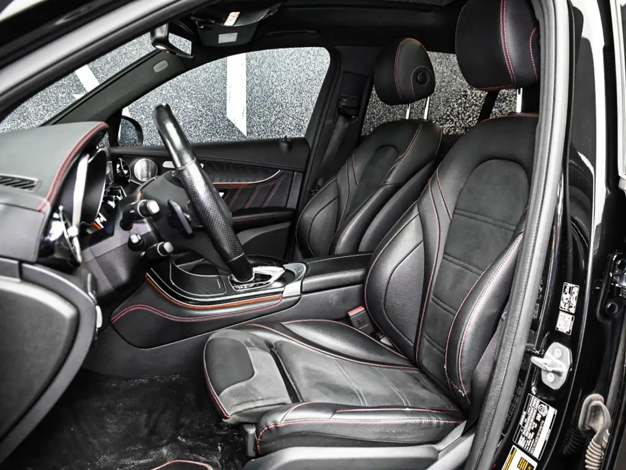 Mercedes-Benz GLC снимка Mercedes-Benz GLC