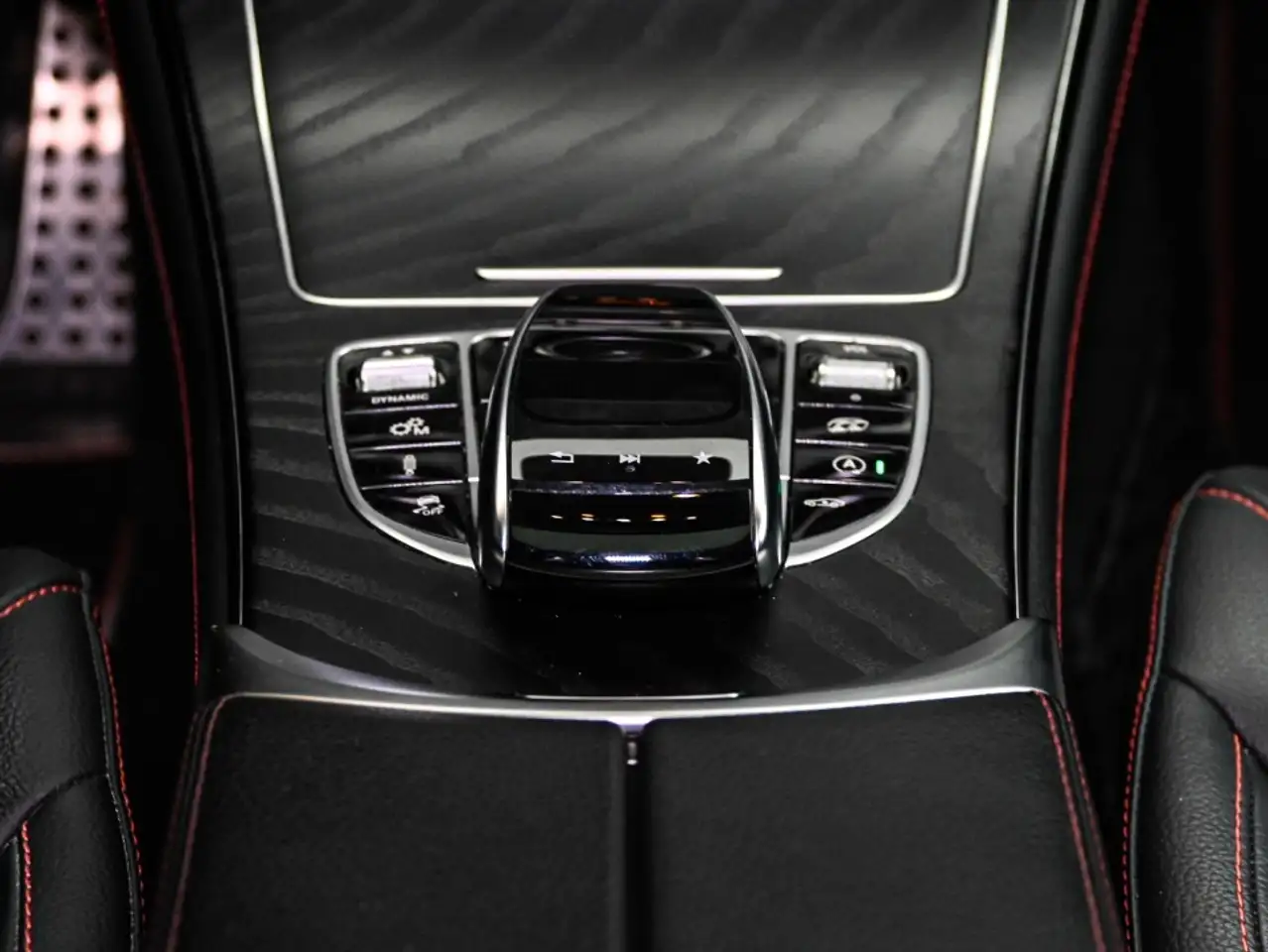 Mercedes-Benz GLC снимка Mercedes-Benz GLC