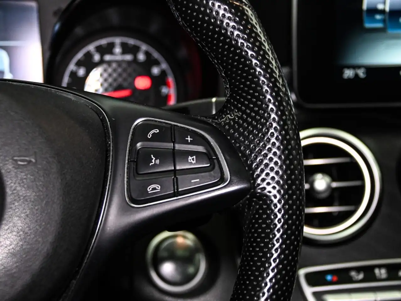 Mercedes-Benz GLC снимка Mercedes-Benz GLC