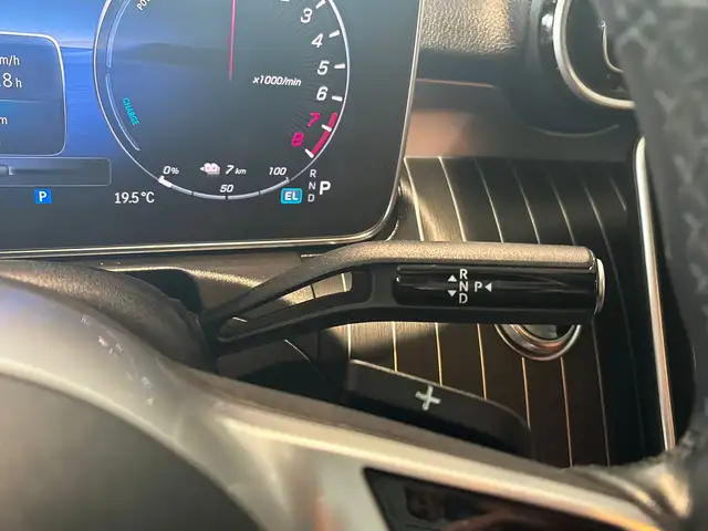 Mercedes-Benz C-Class view 25