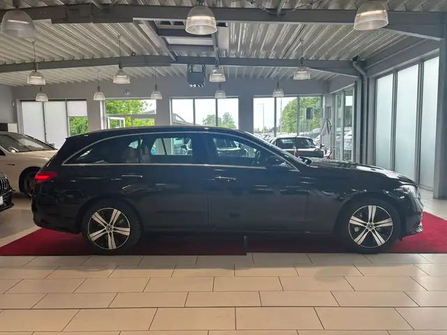 Mercedes-Benz C-Class view 8