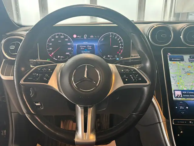Mercedes-Benz C-Class view 23
