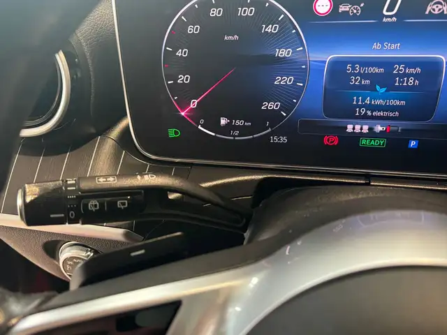 Mercedes-Benz C-Class view 21