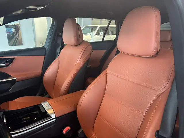 Mercedes-Benz C-Class view 16