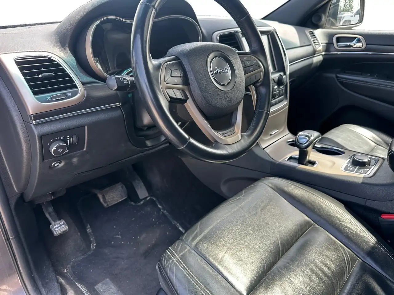 Jeep Grand Cherokee снимка Jeep Grand Cherokee