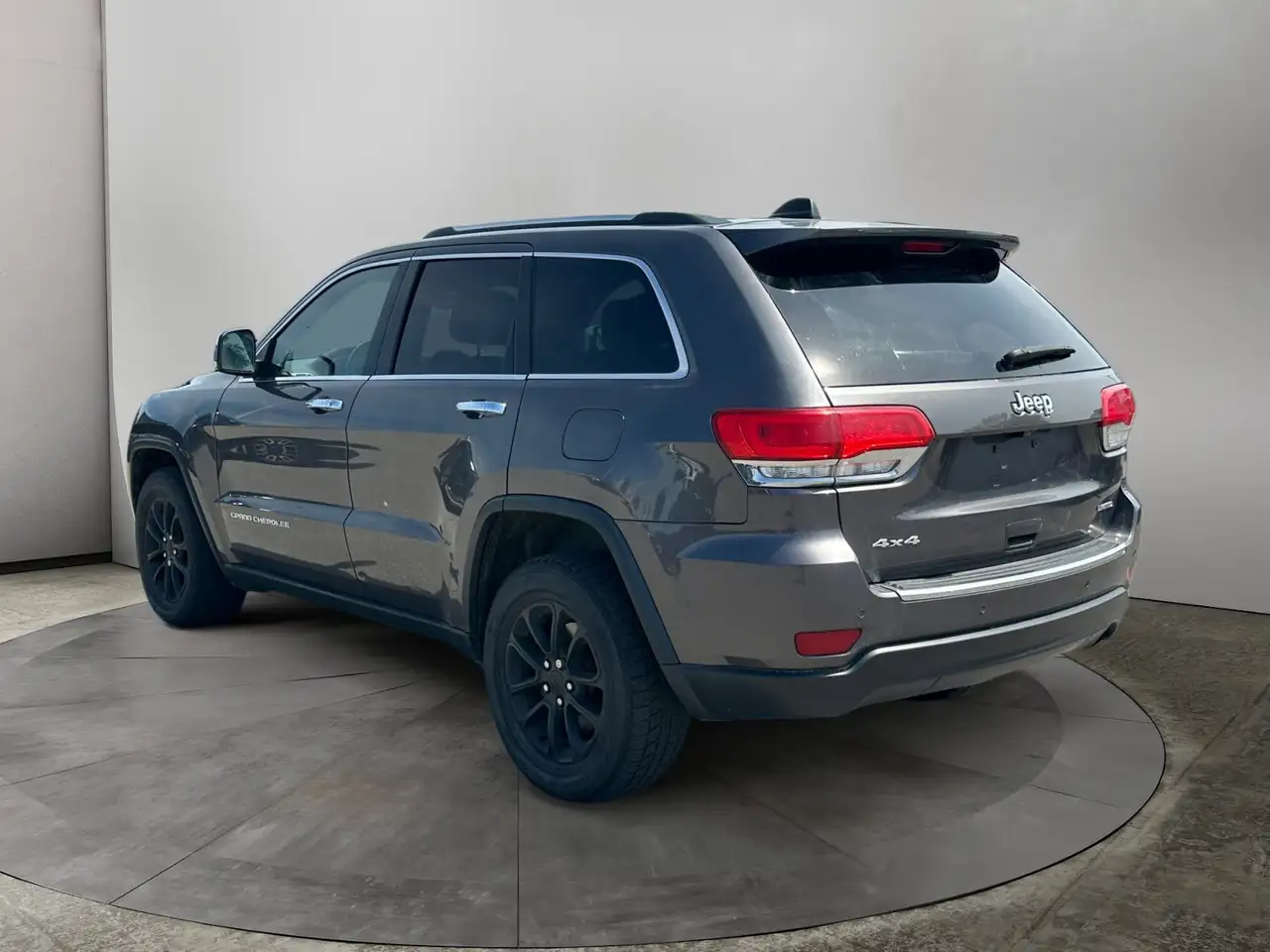 Jeep Grand Cherokee снимка Jeep Grand Cherokee