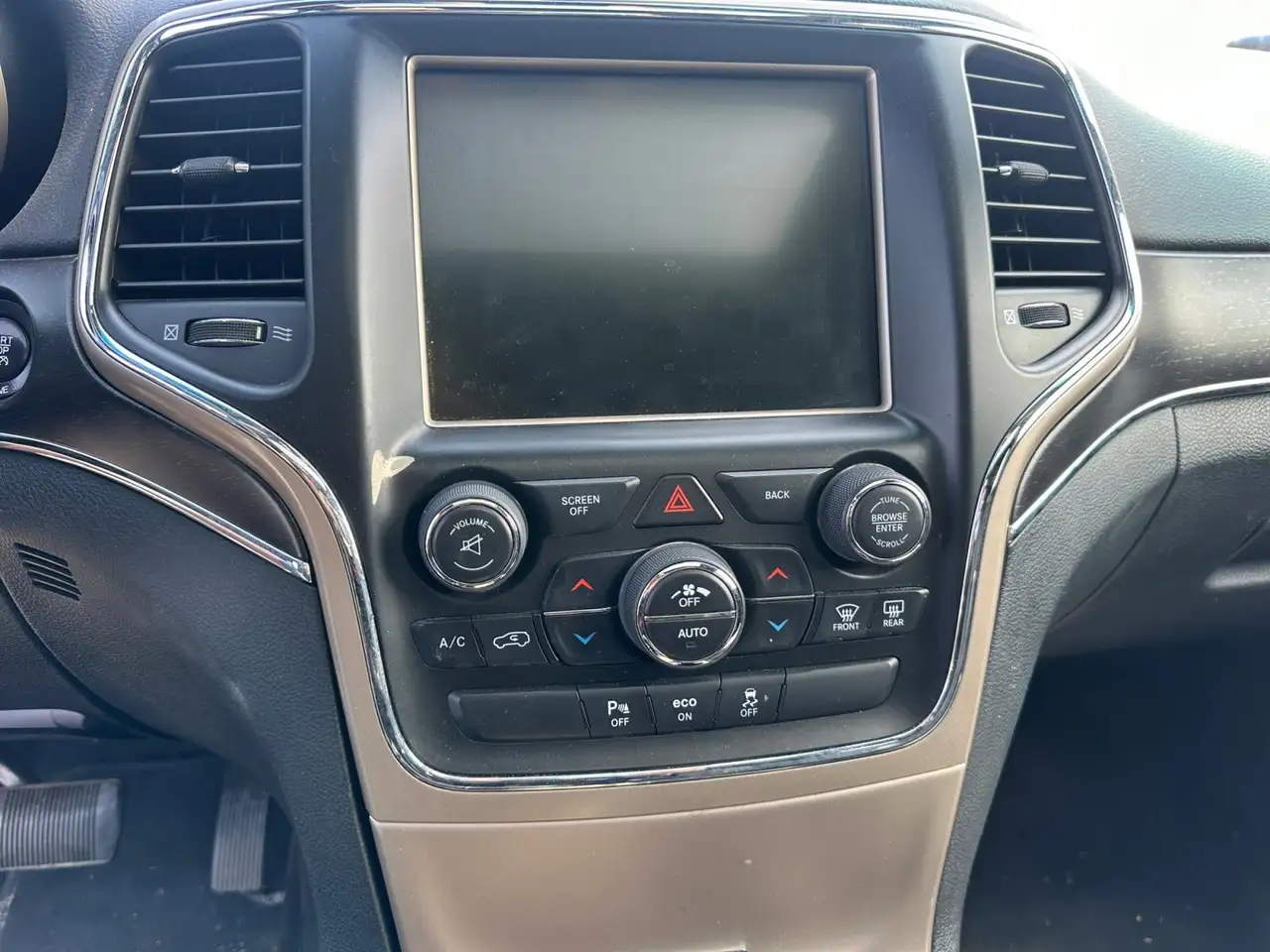 Jeep Grand Cherokee снимка Jeep Grand Cherokee
