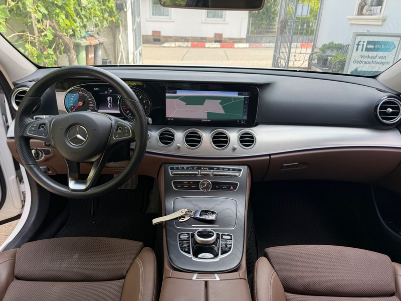Mercedes-Benz E 300 E Limousine E 300 — photo 10