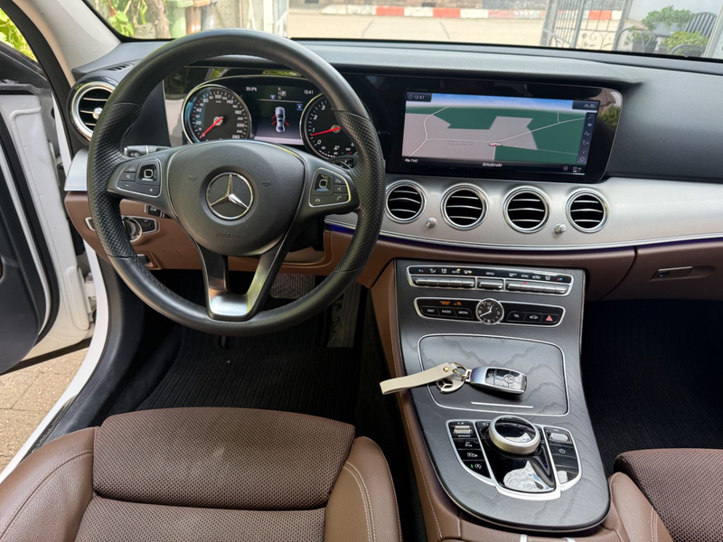 Mercedes-Benz E 300 E Limousine E 300 — photo 9