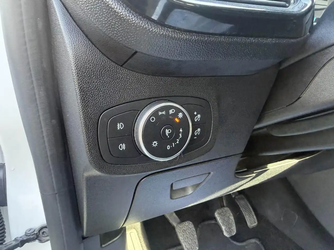 Ford Fiesta 3 portes — photo 35