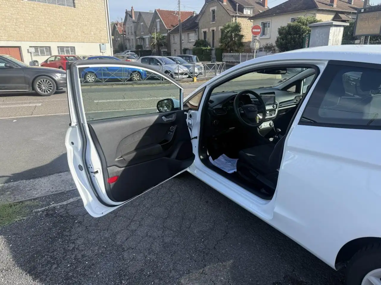 Ford Fiesta 3 portes — photo 33