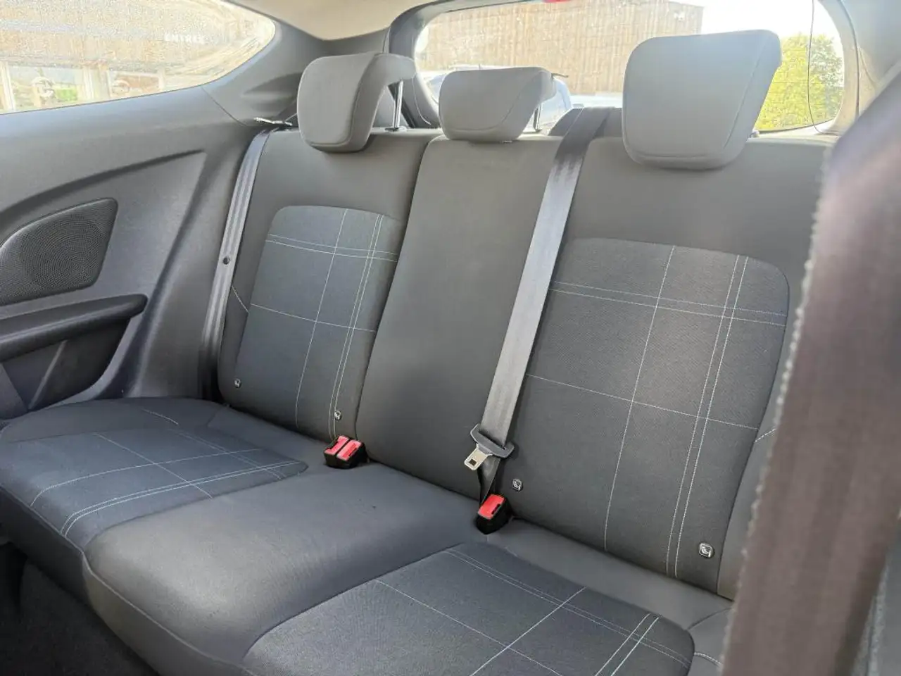 Ford Fiesta 3 portes — photo 12
