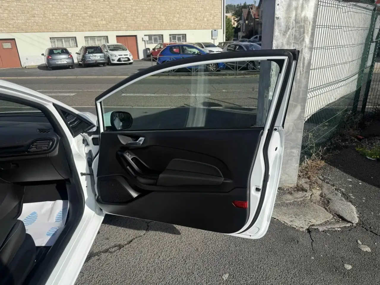 Ford Fiesta 3 portes — photo 30