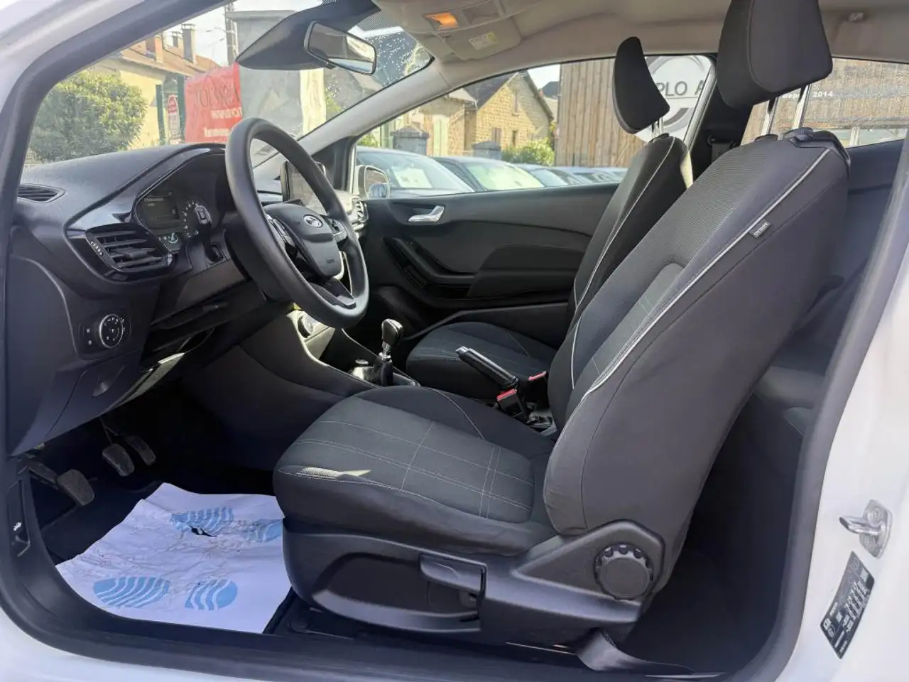 Ford Fiesta 3 portes — photo 11