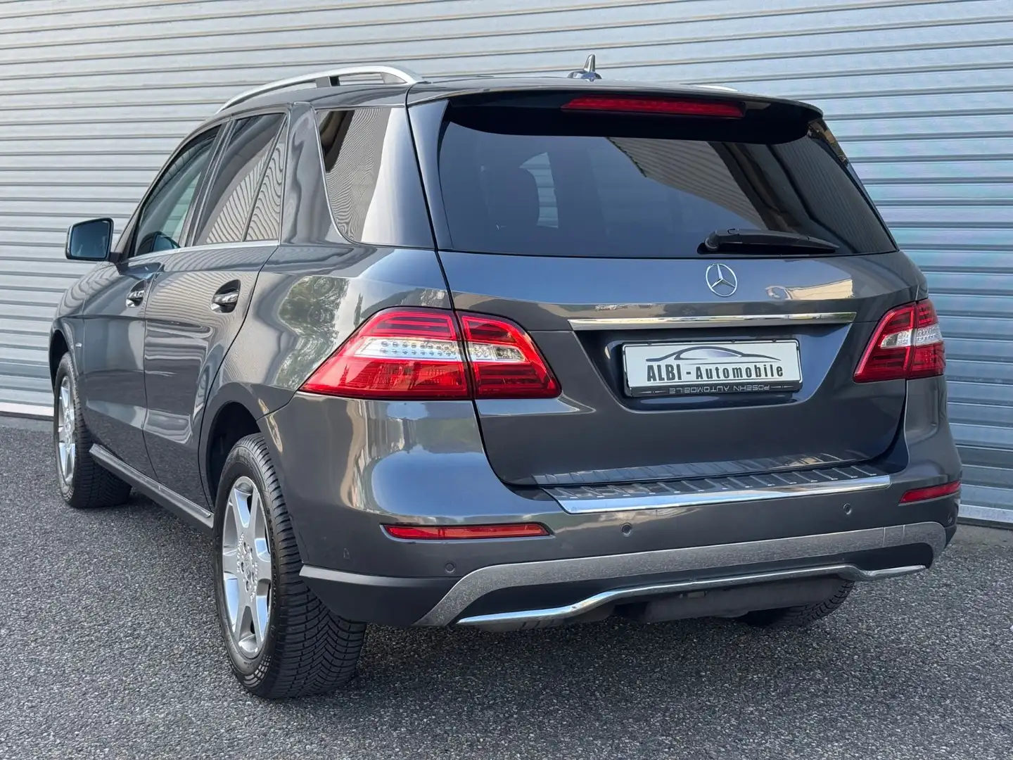 Mercedes-Benz ML 250 CDI BlueTec Allrad AHK NAVI ** Grau - 2