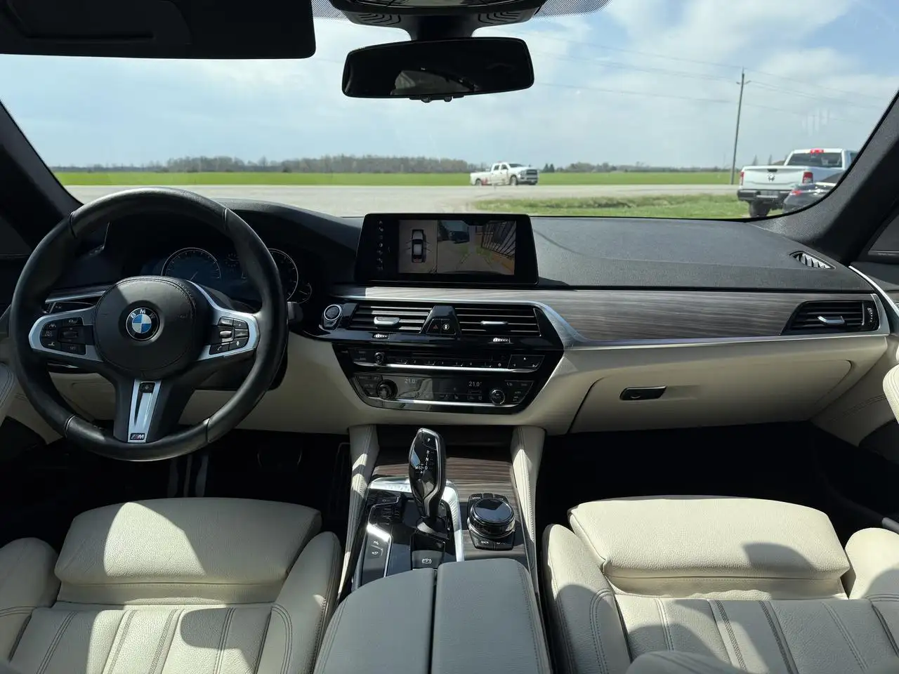 BMW 5 Series снимка BMW 5 Series