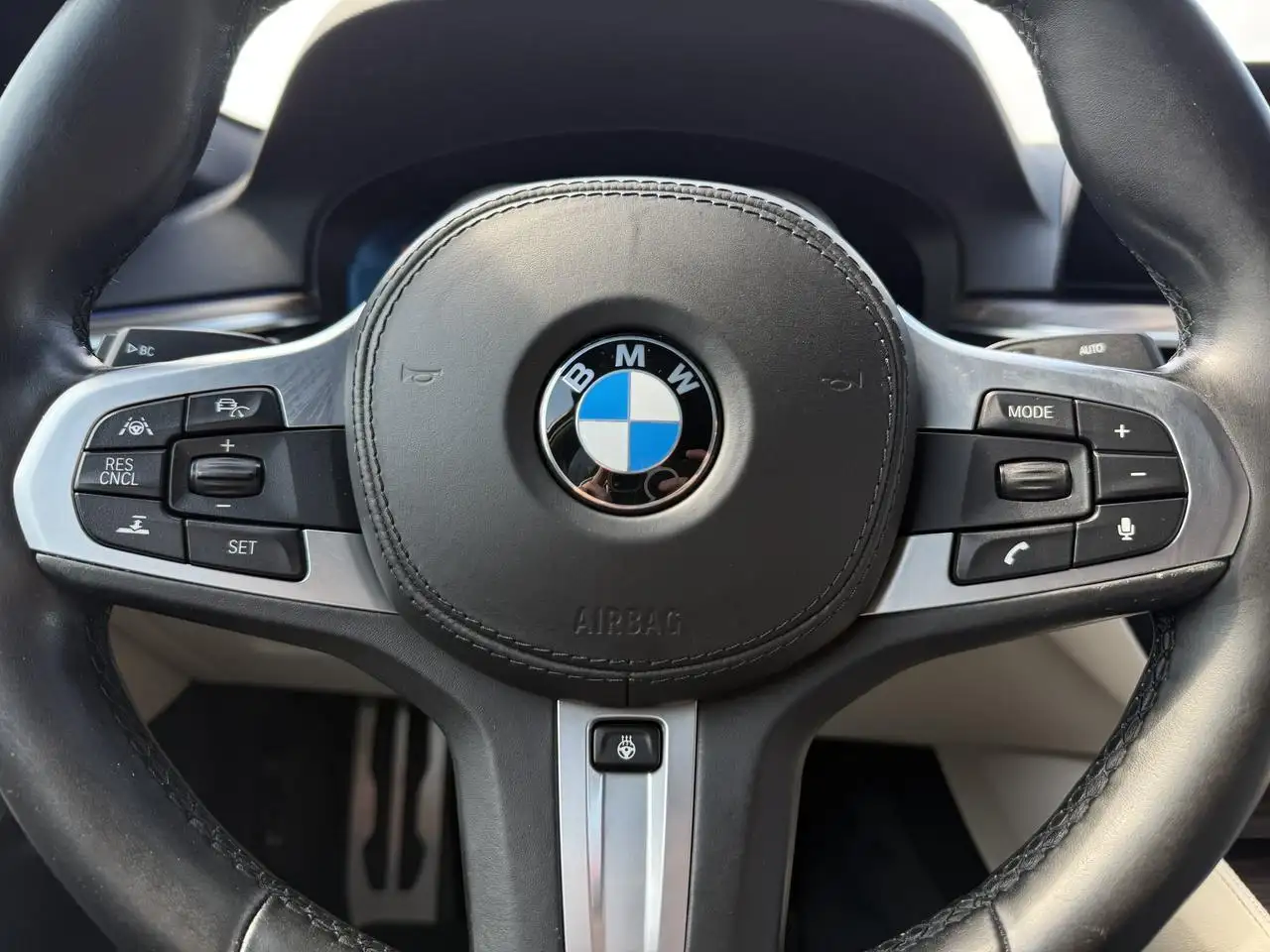 BMW 5 Series снимка BMW 5 Series