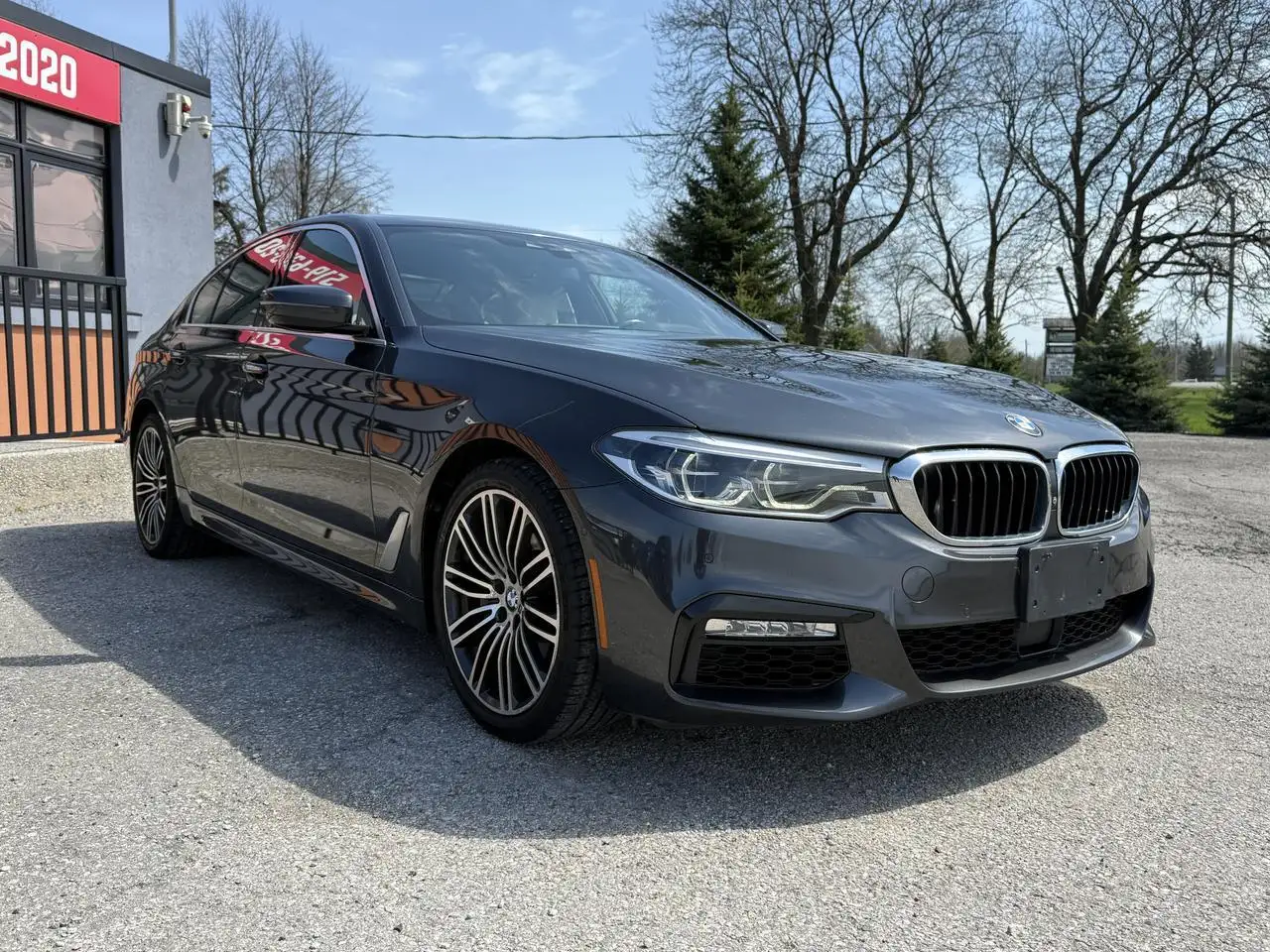 BMW 5 Series снимка BMW 5 Series