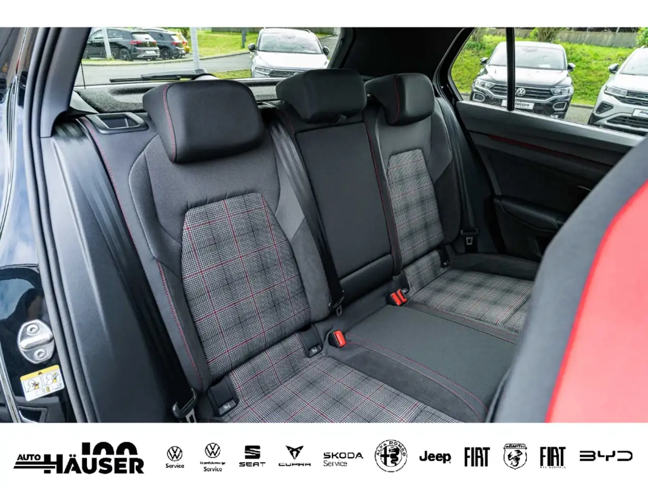 Volkswagen Golf GTI VIII 2.0 TSI DSG HARMAN-KARDON AREA-VIEW NAVI LED- 13