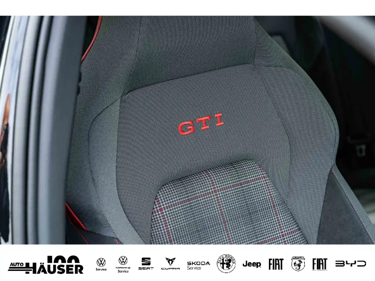 Volkswagen Golf GTI VIII 2.0 TSI DSG HARMAN-KARDON AREA-VIEW NAVI LED- 12