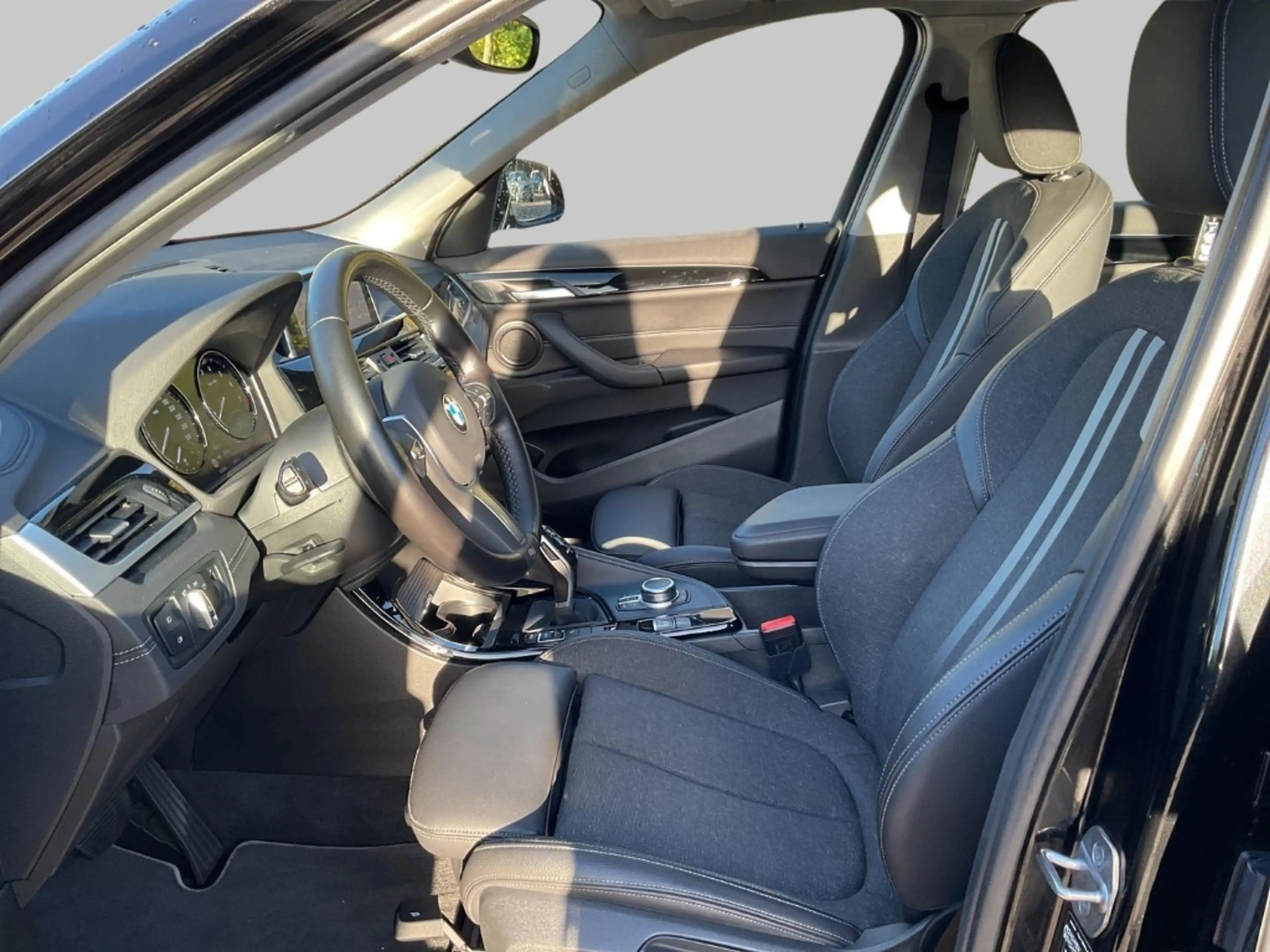 BMW X1 SDRIVE18I Navi Soundsystem LED Blendfreies Fernl. — photo 9