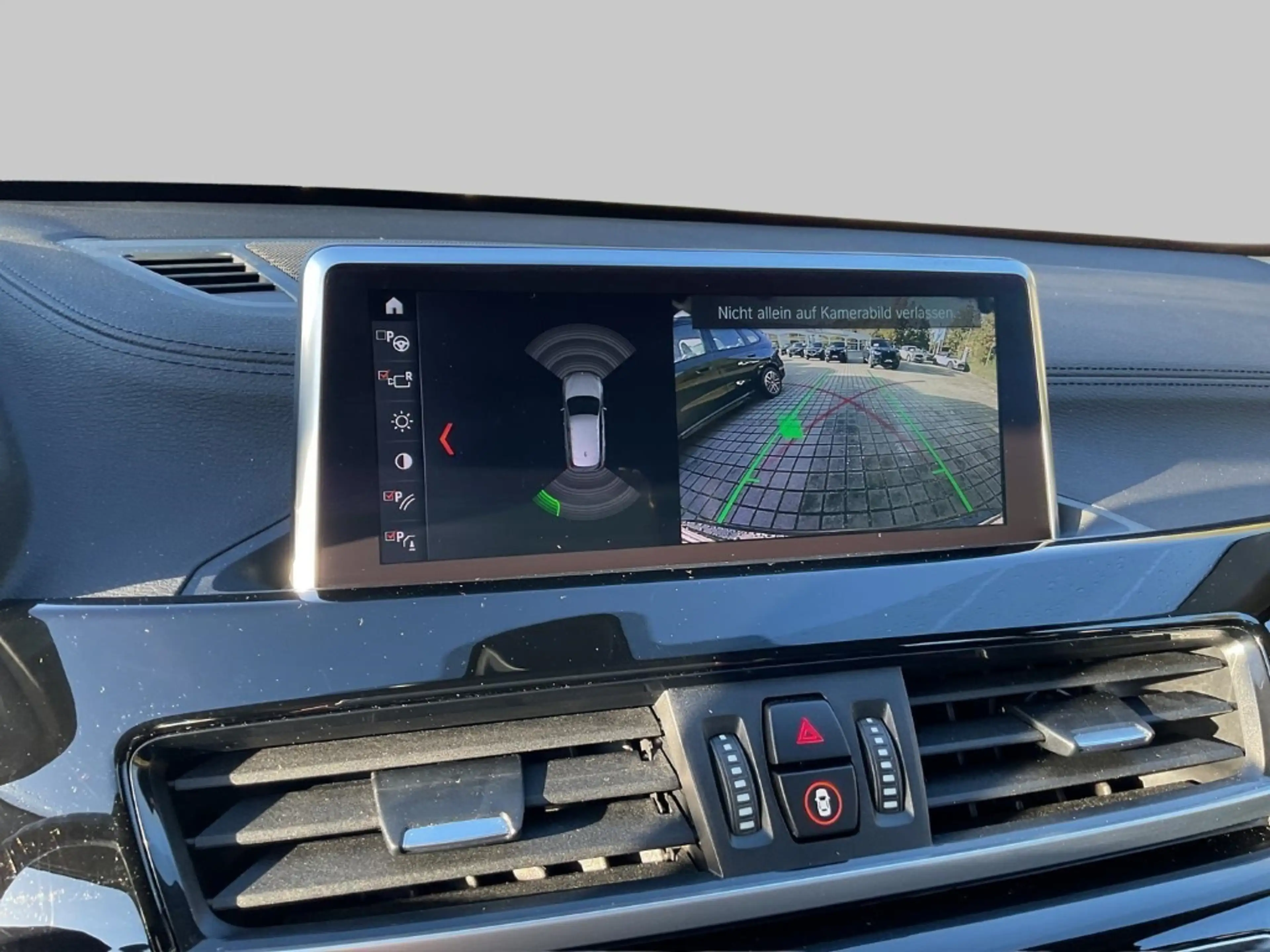 BMW X1 SDRIVE18I Navi Soundsystem LED Blendfreies Fernl. — photo 11