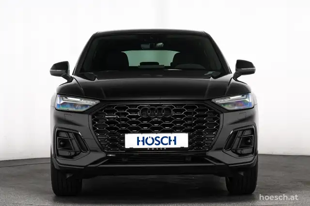 Audi Q5 view 2