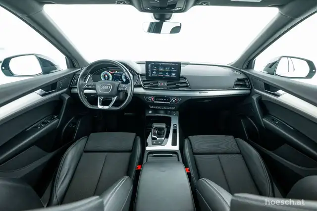 Audi Q5 view 5