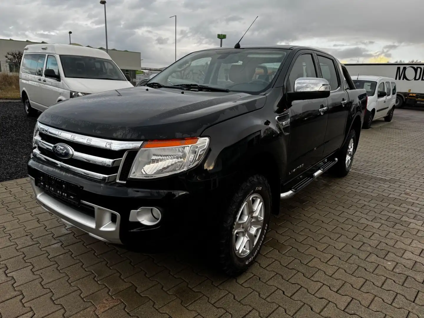 Ford Ranger RANGER LIMITED DOKA 4x4 PDC SHZ AHK 3,5T LEDER Schwarz - 1