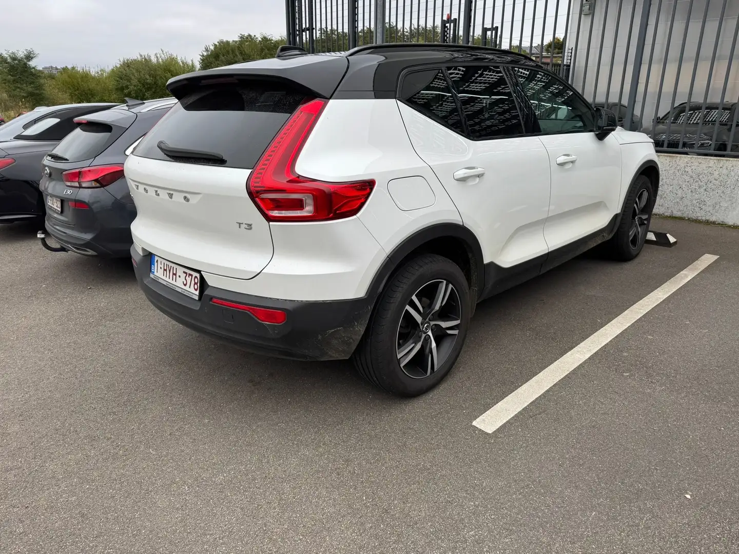 Volvo XC40 XC40 1.5 T3 R-Design Geartronic Blanc - 1