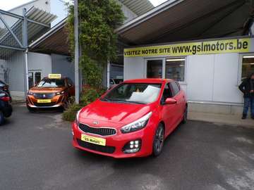 GT Line 1.0 120cv rouge 08/17 Airco GPS Camera