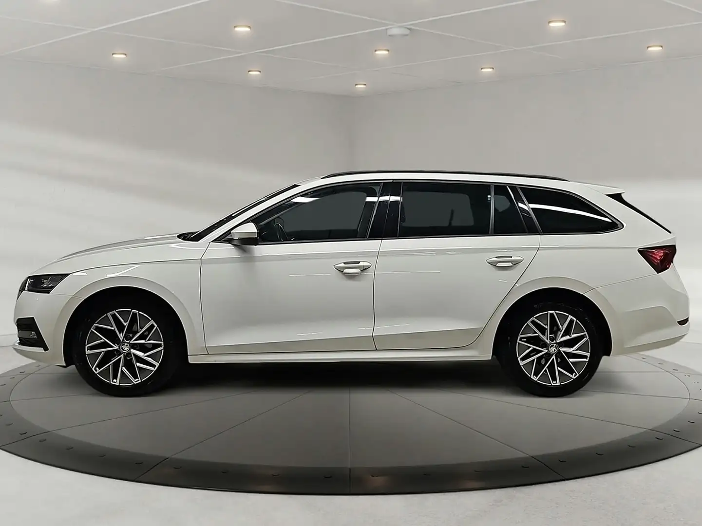 Skoda Octavia 2.0 TDI * 1-BESITZ * VIRTUAL COCKPIT * LED * KESSY Weiß - 2