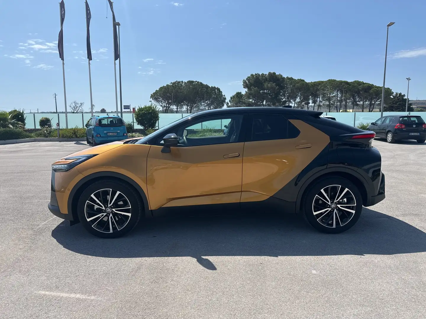 Toyota C-HR 2.0 PHEV Lounge Premiere Yellow - 2