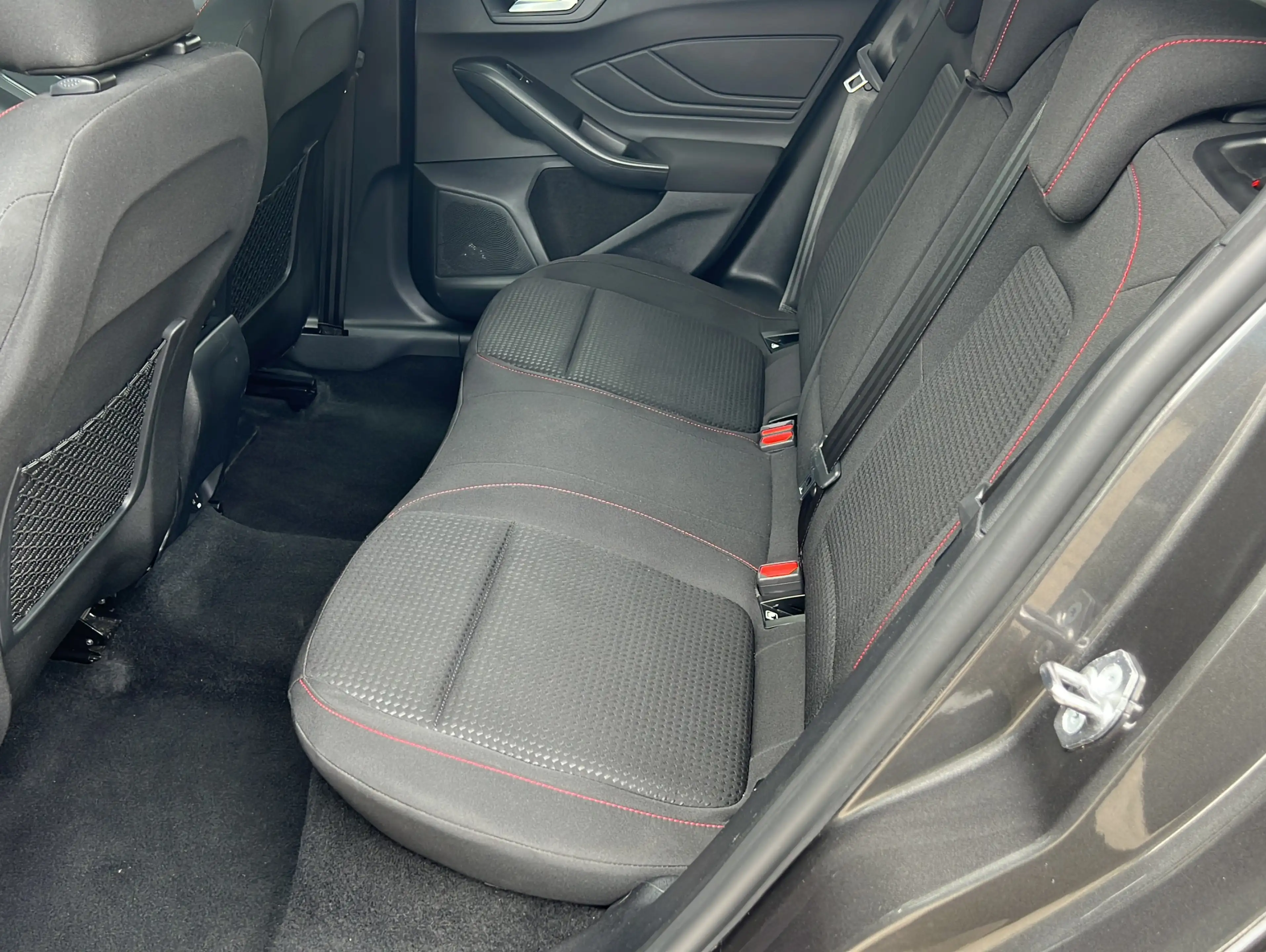 Ford Focus Turnier 1.0 EcoBoost ST-Line*ACC* — photo 11