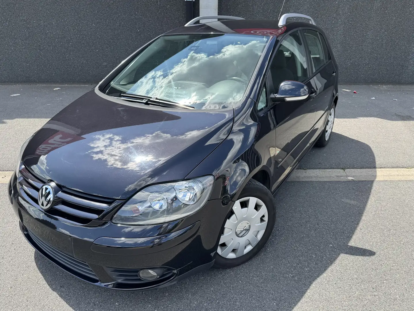 Volkswagen Golf Plus 1.9 TDi Comfortline Prêt à immatriculer - 1