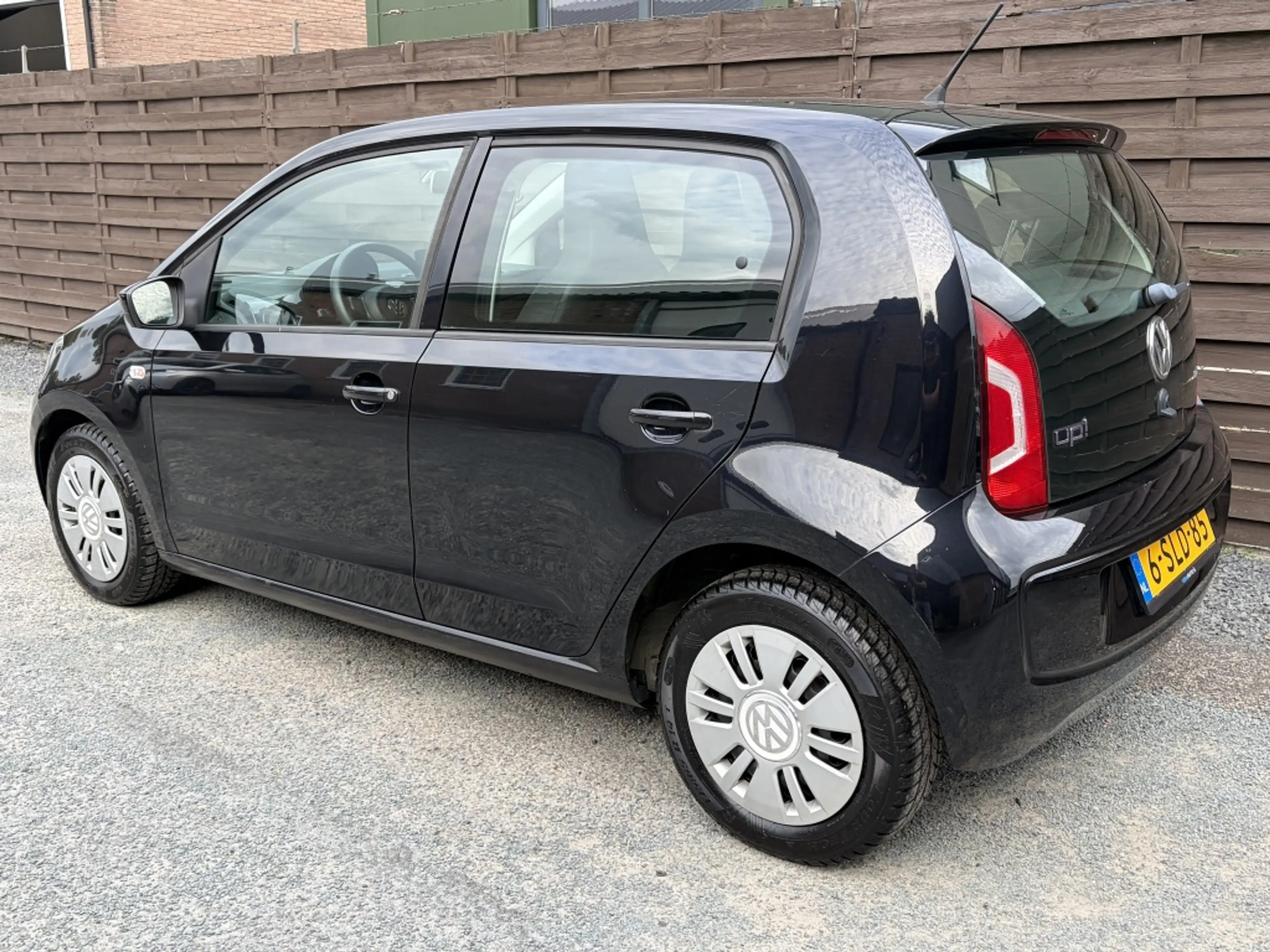 Volkswagen up! 1.0 move up! BlueMotion / Navigatie / Airco / NL-a — photo 2