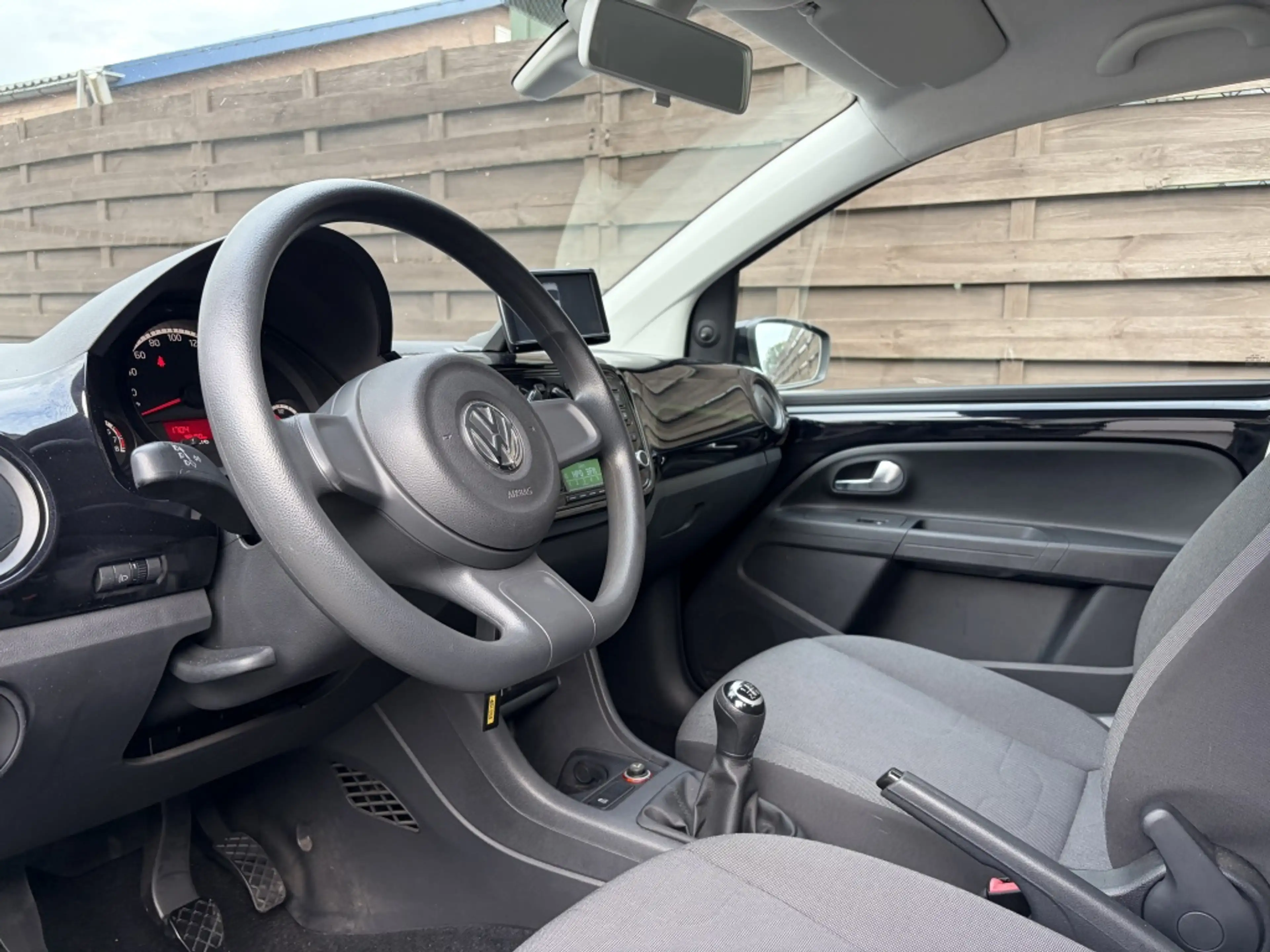 Volkswagen up! 1.0 move up! BlueMotion / Navigatie / Airco / NL-a — photo 5