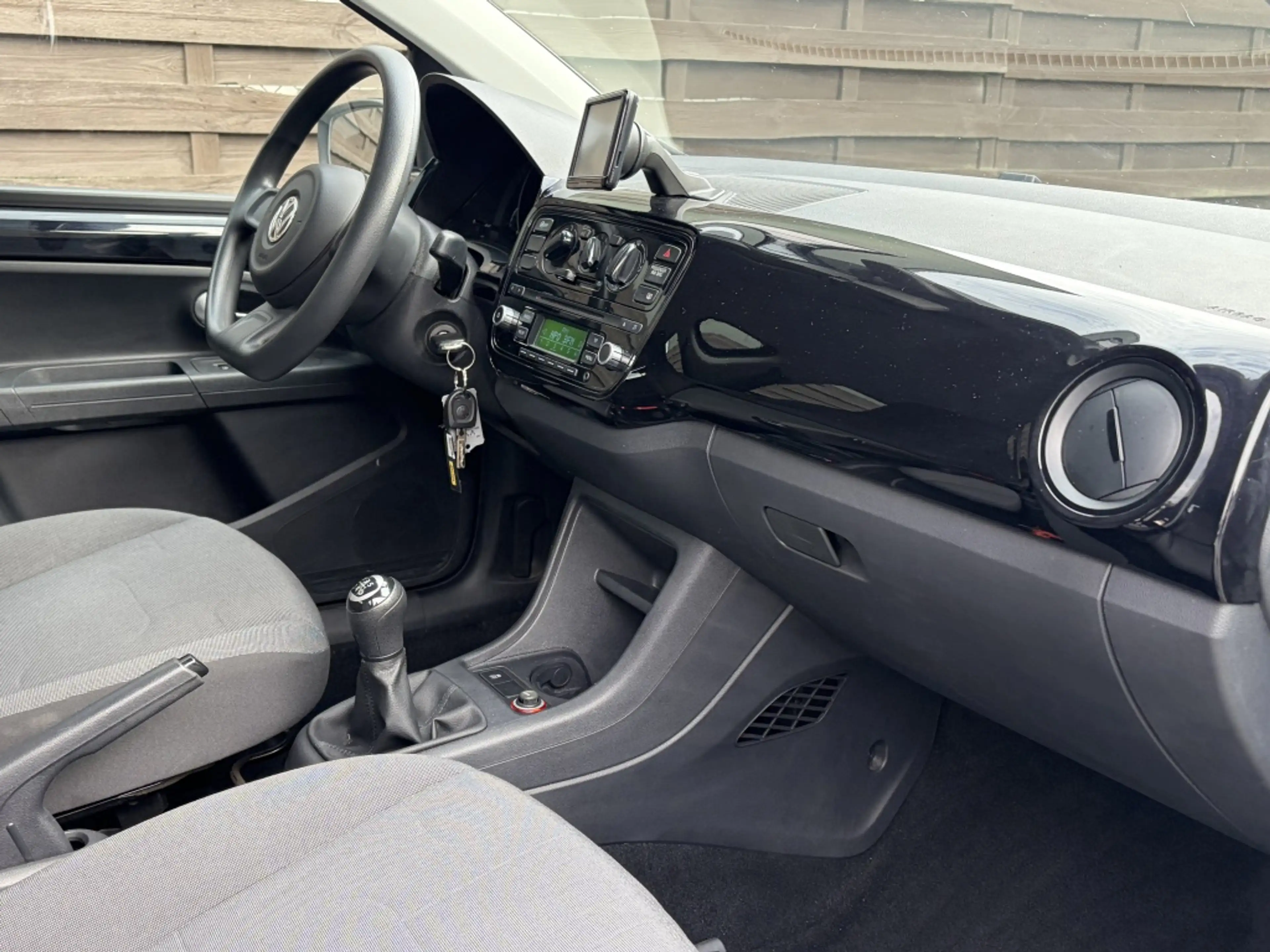 Volkswagen up! 1.0 move up! BlueMotion / Navigatie / Airco / NL-a — photo 7