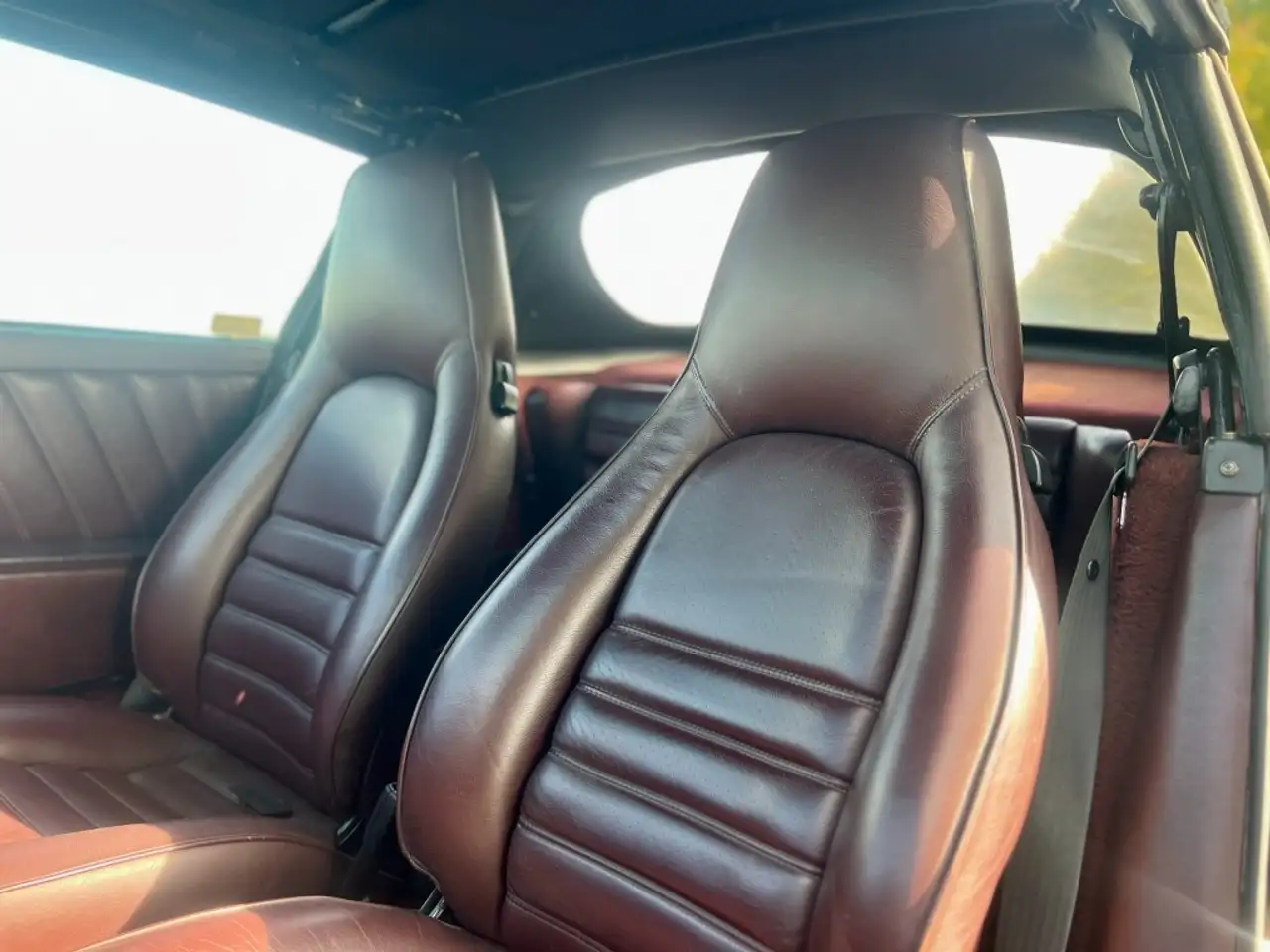 Porsche 911 Carrera 3.2 Cabriolet â Cassis Red â G5, foto 8