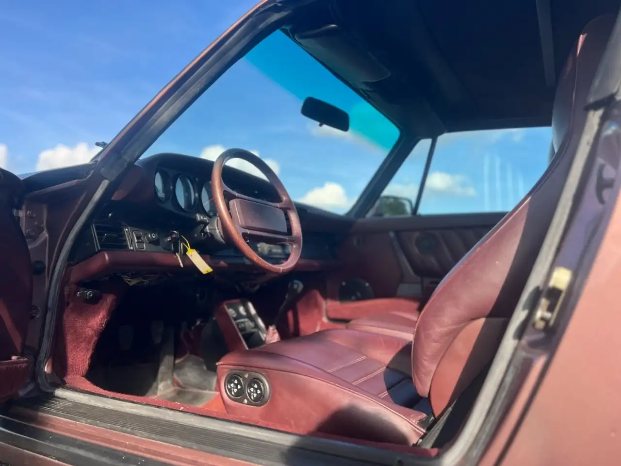 Porsche 911 Carrera 3.2 Cabriolet â Cassis Red â G5, foto 6
