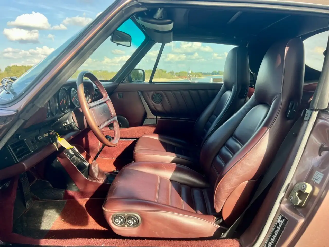 Porsche 911 Carrera 3.2 Cabriolet â Cassis Red â G5, foto 7
