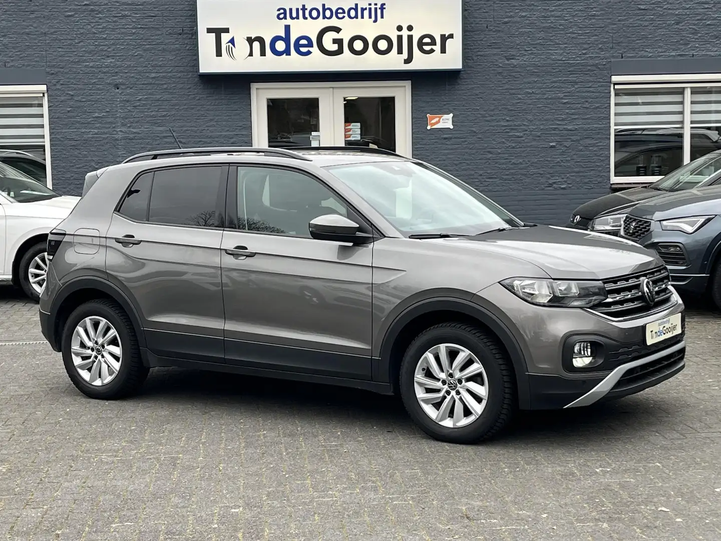 Volkswagen T-Cross 1.0 TSi DSG Life | CLIMA | STOELVERW. | Grijs - 1