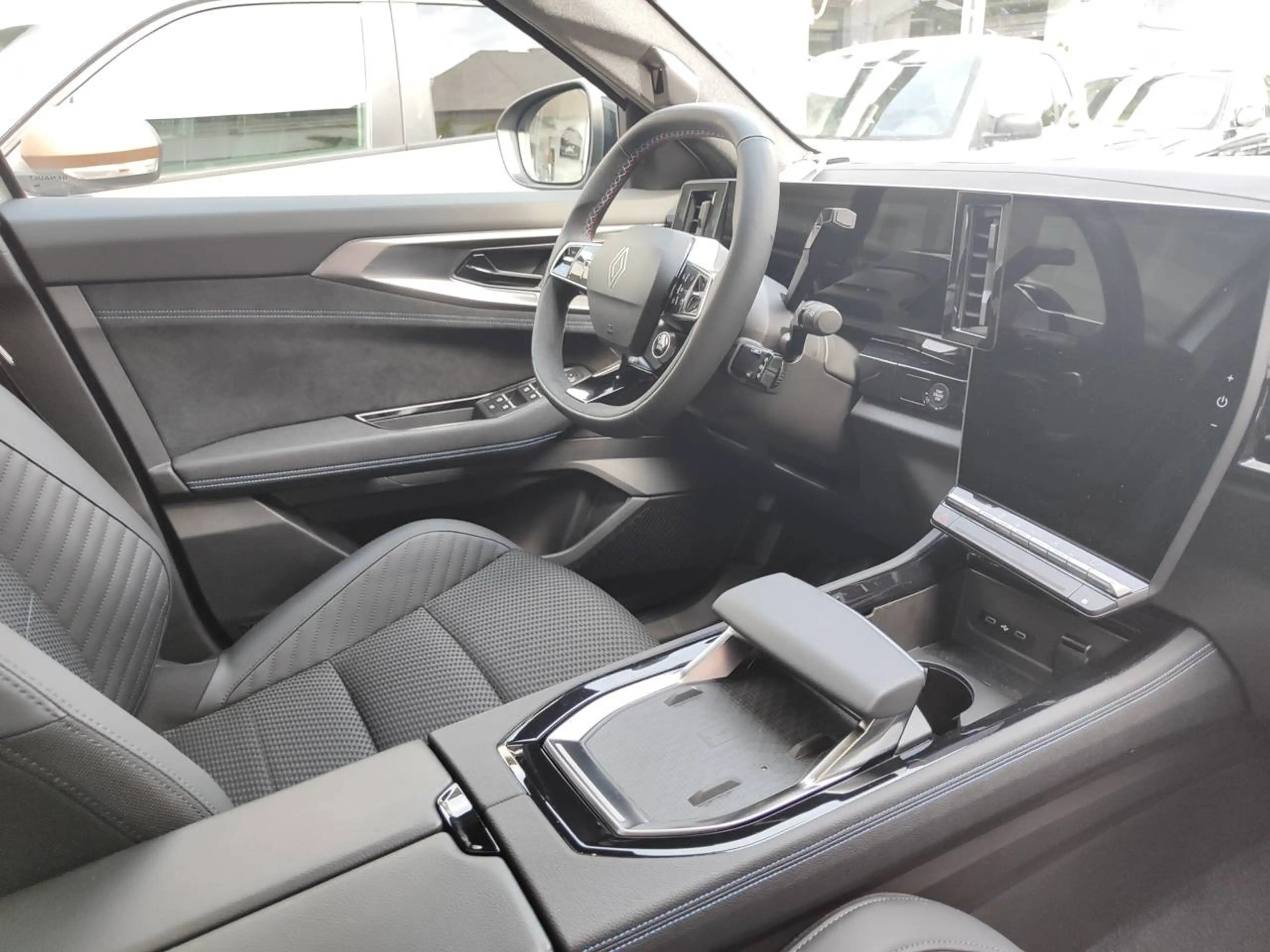 Renault Espace Esprit Alpine E-Tech Hybrid — photo 12
